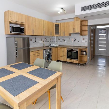 Tisza Panzio Es Apartman Tiszaujvaros Exterior photo
