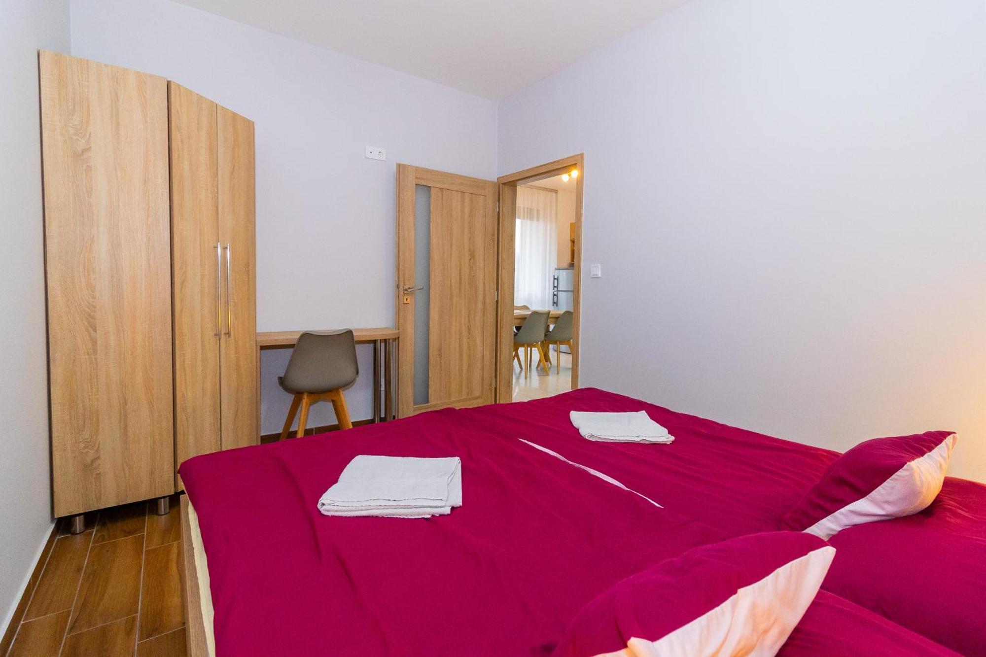 Tisza Panzio Es Apartman Tiszaujvaros Exterior photo